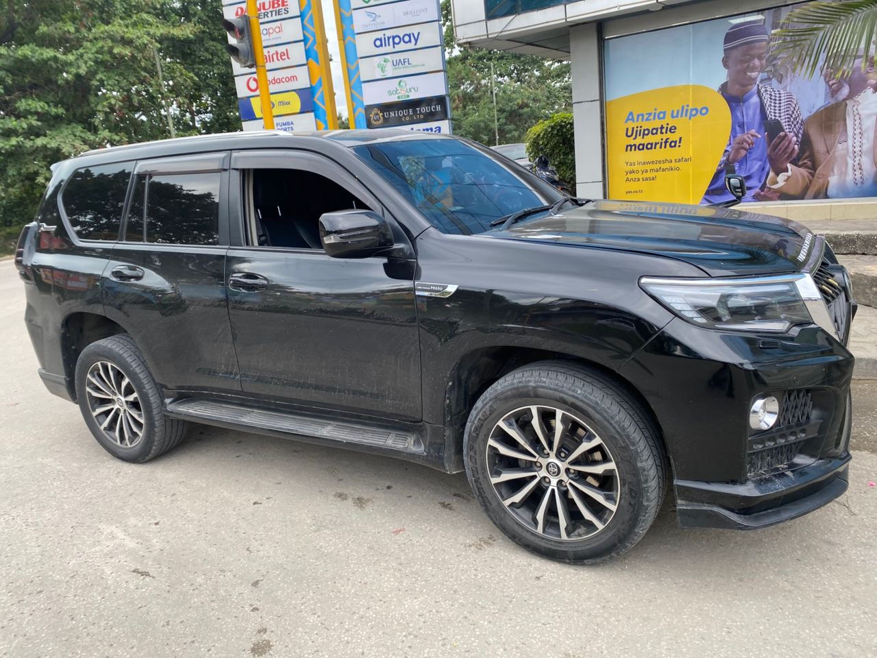 Toyota Land Cruiser Prado Black